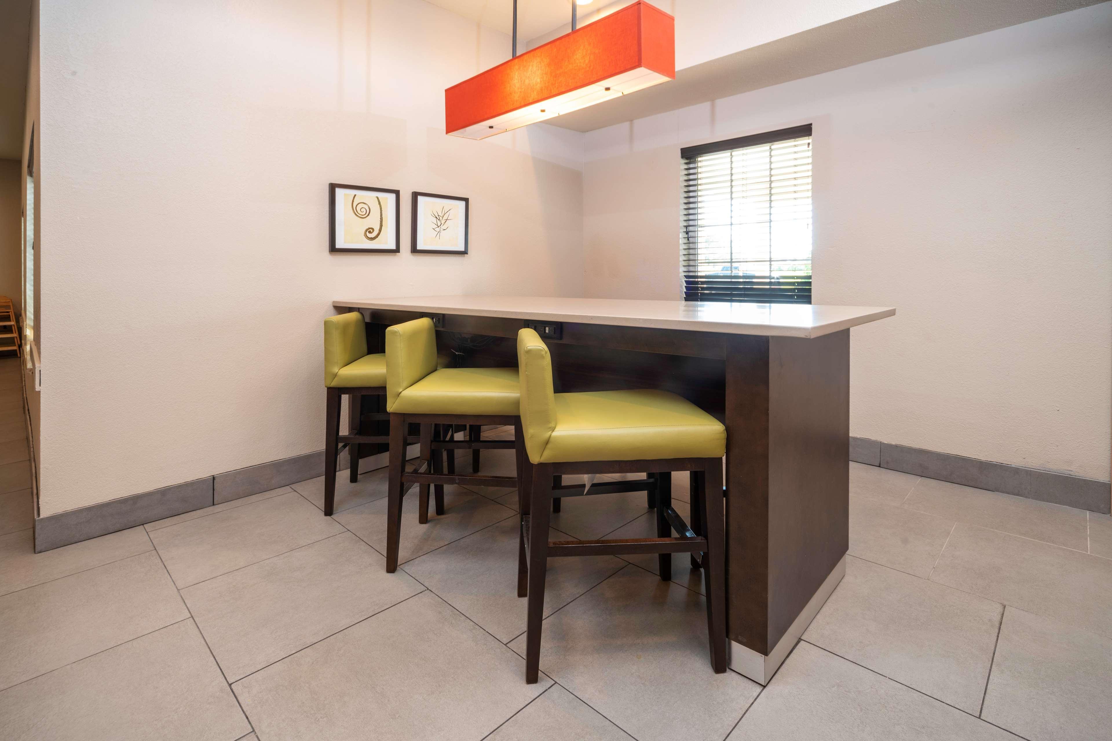 Country Inn & Suites By Radisson, Rocky Mount, Nc ภายนอก รูปภาพ