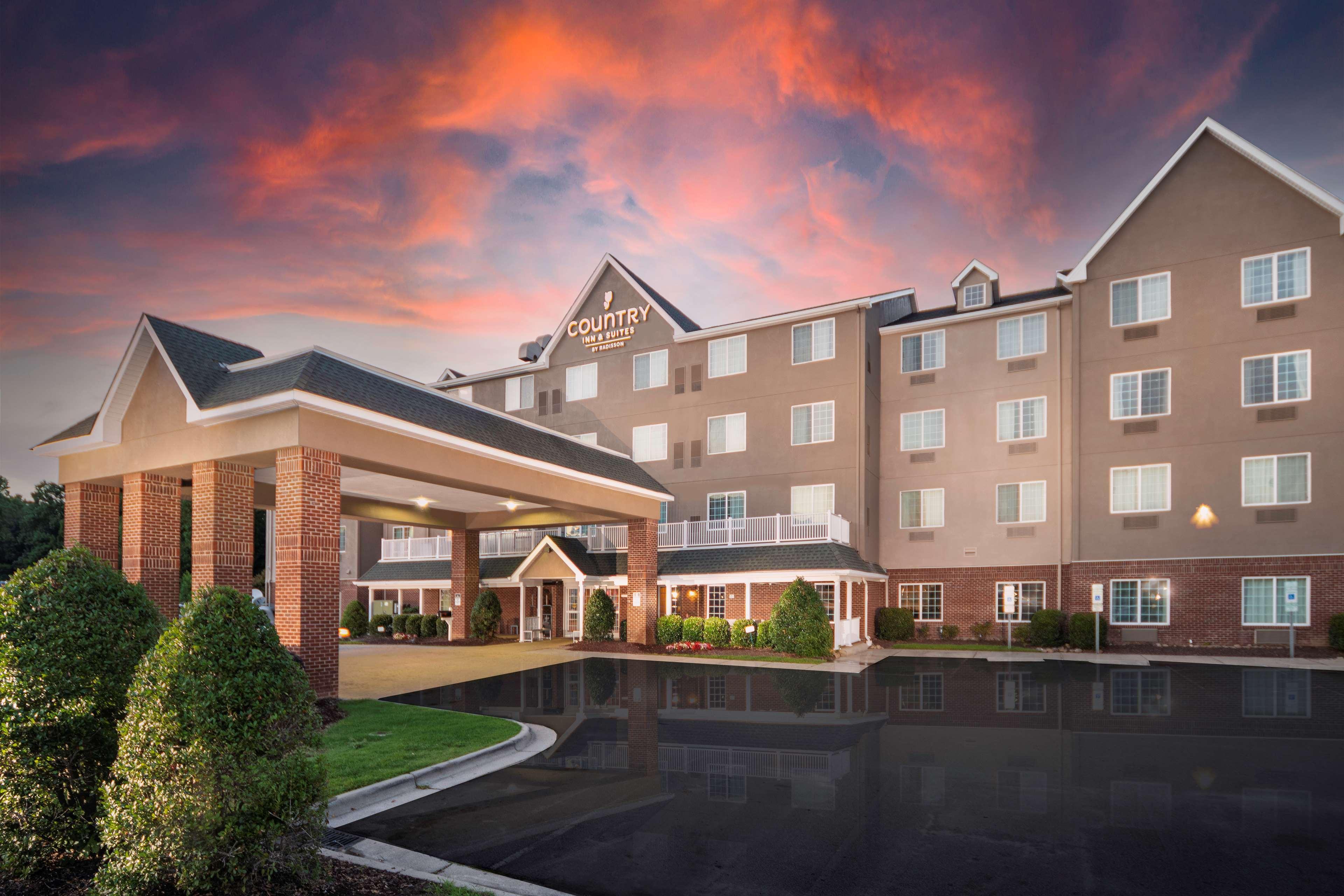 Country Inn & Suites By Radisson, Rocky Mount, Nc ภายนอก รูปภาพ
